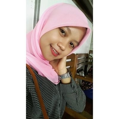 sagit_devi's profile picture. line @danasagita | ig : danasagitaa | Accounting Unisbank'15