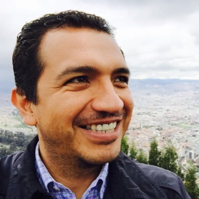 emuniza's profile picture. 