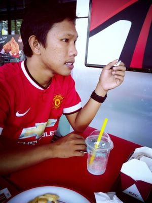 ed_edoe's profile picture. Sudah lah ,ku coba biarkan ini hanya biografi khdupan yg harus ku lalui.| Perguruan  Mitra Lampung | Tehnik Informatika| Aborigin Trip and Adventure #Lampung