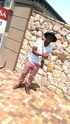 denn_ntombela's profile picture. 