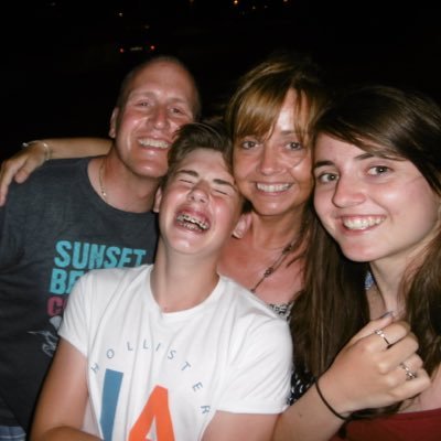 peted222's profile picture. 