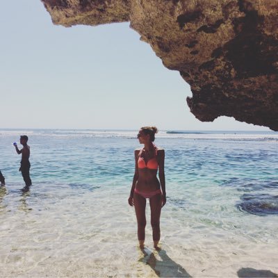 lauryhb's profile picture. 