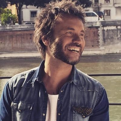 Prenditi cura del mio segreto e chiedimi se sono felice.