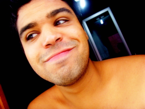 É cliche ...mais quem se descreve se limita ..hehe *