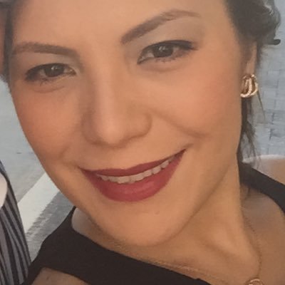 elenanitaflower's profile picture. QUIEN TE CRITICA TRATÓ DE SER COMO TÚ Y NO PUDO