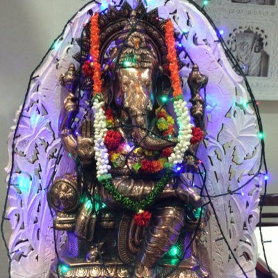 神戸発祥の本格インド料理屋です。営業時間は11:00〜21:00、大阪市心斎橋のアメ村にあるビッグステップという商業ビルの3Fにありますので、お近くまで来られた際は是非お立ち寄り下さい!