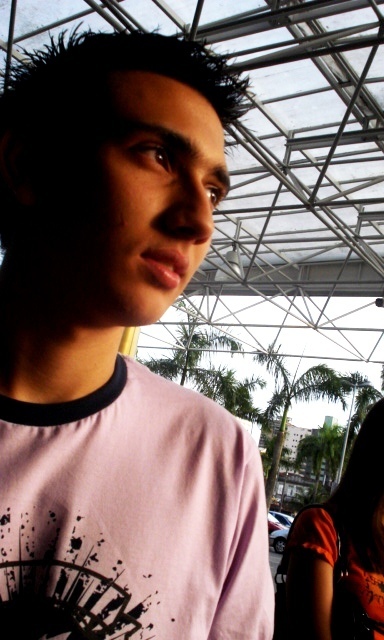 Estudante de admistração da Unisanta, trabalho como garantista de uma concessionaria Fiat .Gosto de jogar futebol como todo bom brasileiro.