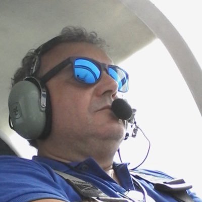 Giornalista Rai Caposervizio TgR Sicilia. Pilota AG PPL/A SEP TEA VDS/A. Qui solo opinioni personali