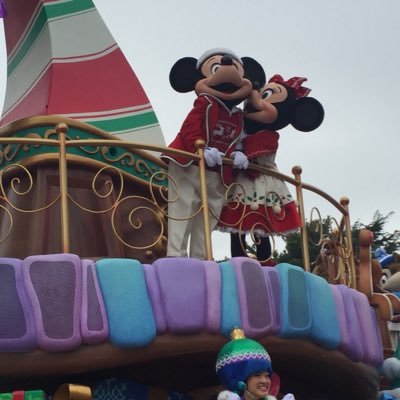 物心ついた時からディズニー好きな成人オタです 笑 何か粗相をすると思いますが、よければ指摘していただければ直しますのでお願いします! 作ったばっかりのアカなのでフォローお気軽に〜/D垢/初心者/遠方組
