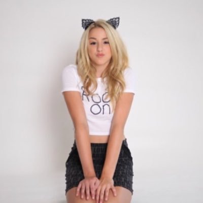Chlobirdettexo's profile picture. ignore it, do it anyways, prove them wrong. IM @LUKASIAKCAT TOO