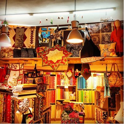 tienda dedicada a las manualidades, patchwork,bordados,lanas,bisuteria,merceria   telefono 971250635.     dirección calle Francesç Pi i Margall,28a en Palma