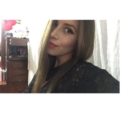 En nuestros actos más secretos, nos detenemos a pensar, yo anduve algún tiempo muerto, me gusta resucitar… IG/Snapchat: Erikabenitez12.