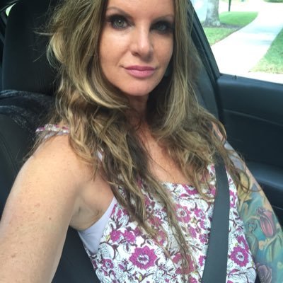 rockerlynne's profile picture. How wonderful life is while you're in the world.