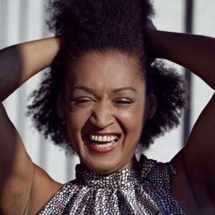 jamie_afrobia's profile picture. curlfriend 💚