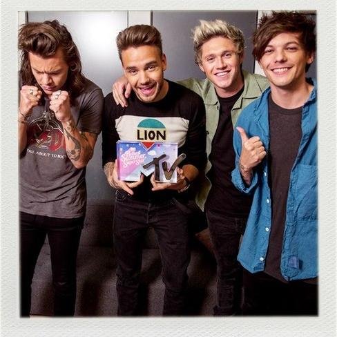 One direction are forever in my heart!!!
#ДИРЕКШИОНЕРФОЛЛОВИТДИРЕКШИОНЕРА https://t.co/98hf3LvsXe