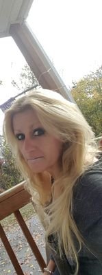 vickilynnej's profile picture. 