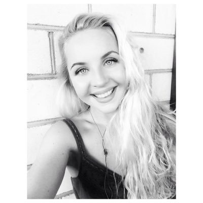 vickymullane's profile picture. IG - victoriamclovinn