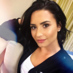 ddlglow's profile picture. aquela parente do monteiro lobato