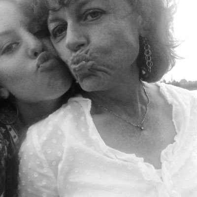 beccaelledge's profile picture. 