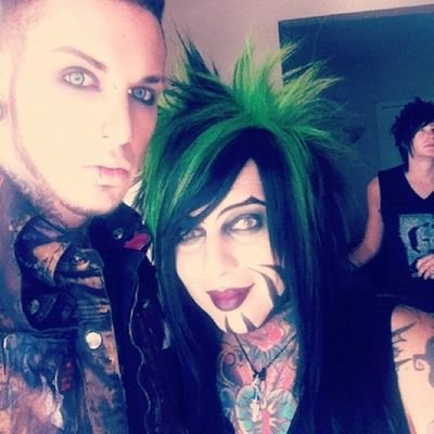 Scene boy bot for all your fapping needs! (stop fucking shit talking about Dahvie 'cause i'll cut your fingers off. Thanks❤)