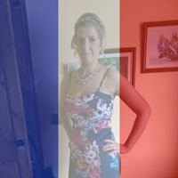 Cheeky, bit simple, love my little girl Grace, foo fighters, rhcp, tucan, eastenders, recreational therapist, tea, my family and my buddies. 3 my life!