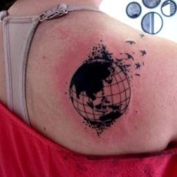Aficionado al mundo del tatuaje, sus significados y simbología
Mi web: https://t.co/nsOMMxy55Q