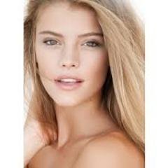 SmackHylary's profile picture. 