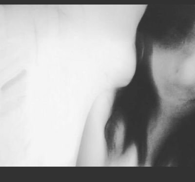 anneHeredia's profile picture. Poeta, escritora, cantante, bailarina, multifuncional,futura activista, vuela, es inmune a la radioactividad y no sabe cocinar. Gracias :)♥