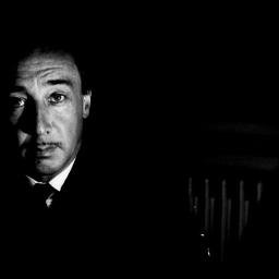 RogaMainry's profile picture. 