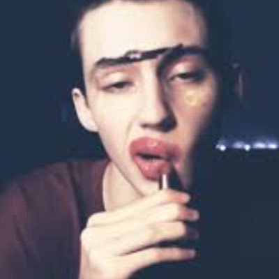 holly_gogglebox's profile picture. ✧ ✦ ˚ ⊹ · ✧ · ✦ A Troye lover ✦ · ✧ · ⊹ ˚ ✦ ✧  ✦ Met Troye and it was the best day EVER ✦