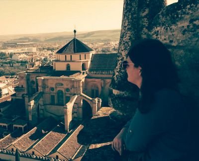 Turista, Máster en Dirección y Planificación, Lucentina y amante de los viajes....siempre VIVO DIA CADA COMO EL ULTIMO!!