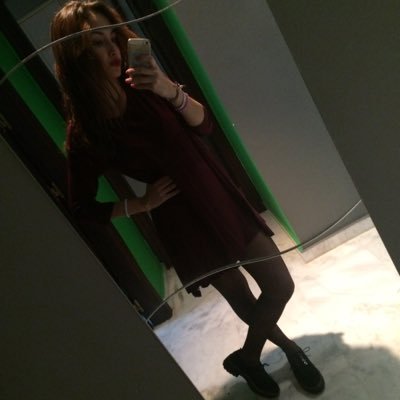 mirigonzz98's profile picture. Mas sabe el diablo por viejo que por diablo