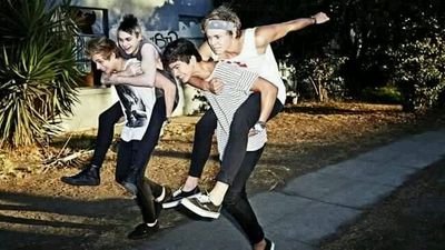 5SOS_Pengiuns_'s profile picture. 5SOS is our life, their music is the air we breath!!