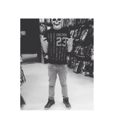 dee__365's profile picture. 