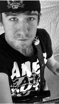 kidwithguitars's profile picture. 