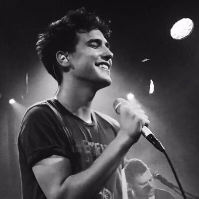 enjoy things like jbobs collarbones