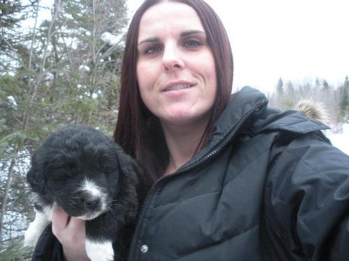 emcourt's profile picture. 