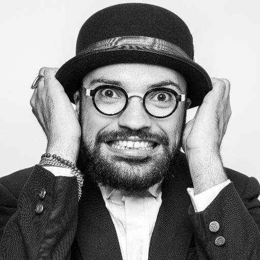 vmazrou's profile picture. Foodie, blogueur pour https://t.co/rH0hmyPZJq, aime la bouffe, mange (bcp trop) au restaurant. Fait des RH quand ne mange pas.