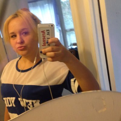 lillegsvikz10's profile picture. мυмму тσ тωσ gσяgєσυѕ, ρσℓιтє вαмвιиσ ѕσиѕ вαιℓєу & ¢αу∂єи . im English & Dutch . Love my Baby boys always & forever ARSENAL & CHARLTON. Snapchat:viksta84