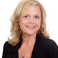 Valerie Littrell(@Sellingthelake) 's Twitter Profile Photo