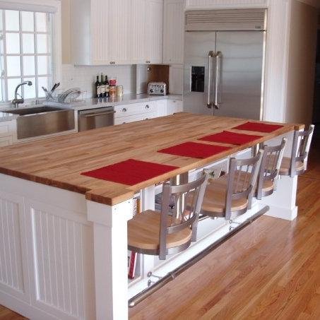 Quality custom kitchen and bath cabinets, entertainment centers, offices, closets, and more for residential and commercial projects.