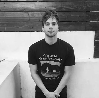 best internet friend @CuriousityCake 12/28 || @_lukespenguinx , June 11
