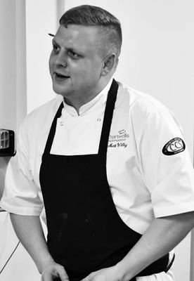 Chef, dad, husband, not necessarily in that order.   Supporter of @passion2inspire @craft_guild @cookeryfoodfest 
All views my own!