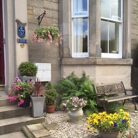 Situated on the south side of Edinburgh, this charming guest house offers nice and comfortable en-suite rooms to make your holiday enjoyable.