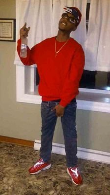 The world is yours & everything in it! It's out there get on yo grind n get it 2:10 SHH!! #SkyIsDaLimit #RIPSwag #RIPLilNicca #RIPArk #FreeLEVI #FreeBigBrah