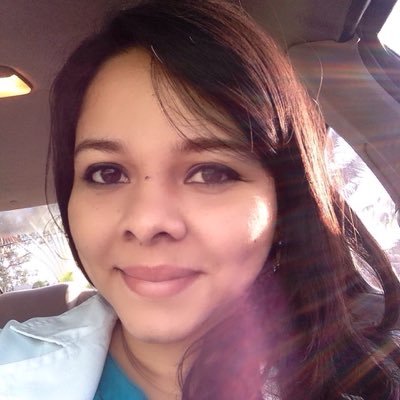 Med student, linda persona, love shopping, el cine o ver movies en casa, me gusta salir. Amo dormir!  Amo mi familia y amigos :D y ps soy feliz :) Love soccer!