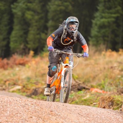 Aircraft engineer either out on my bike or out with the dog, married to jules