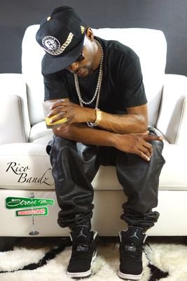 SMR-Bandz #JUNGLEBOYMUSIK #WANNABE #GoGetIt Atlanta artist From the Northside $$ Go Girl- - Fott Booking info 6789641566