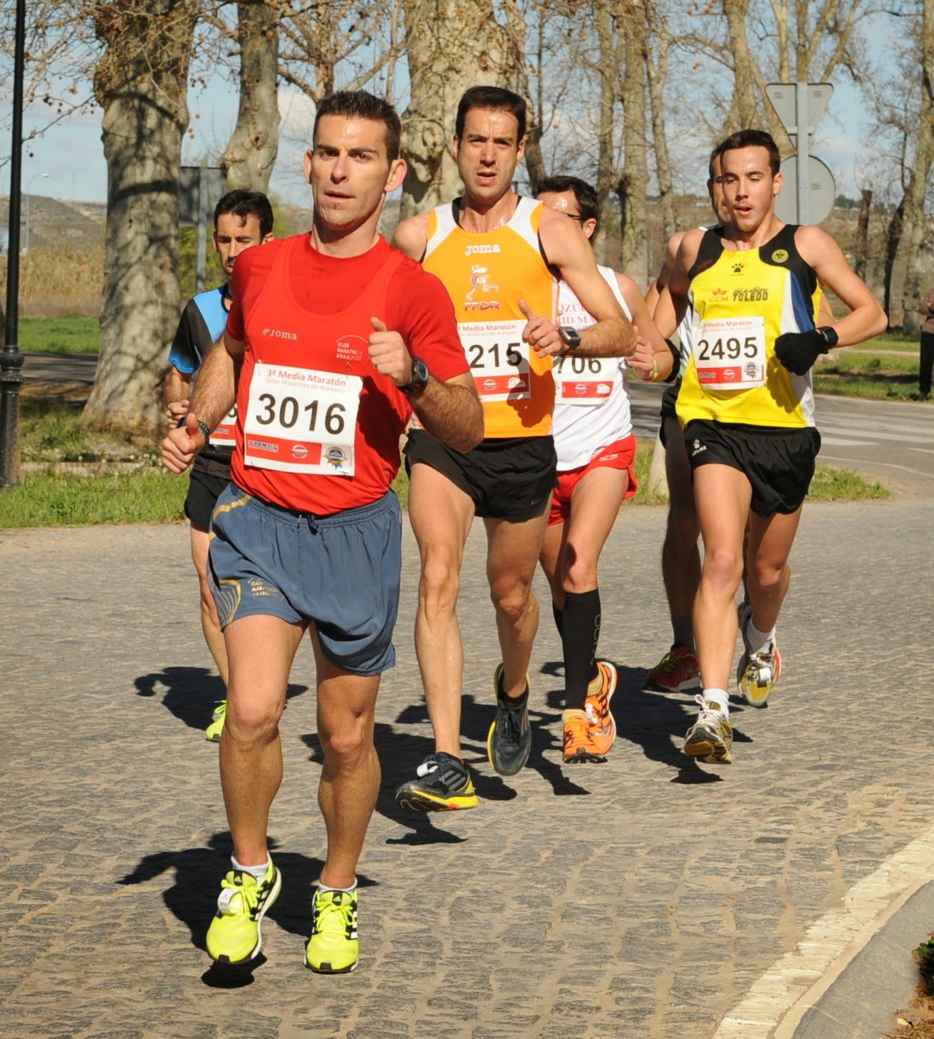 Padre de Asier y Gonzalo
Entrenador personal, monitor, atleta y quiromasajista.
te ayudo a mejorar como corredor y deportista.