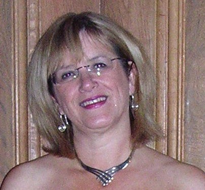 I'm a reader, writer, artist and mezzo soprano. I also have coeliac disease.